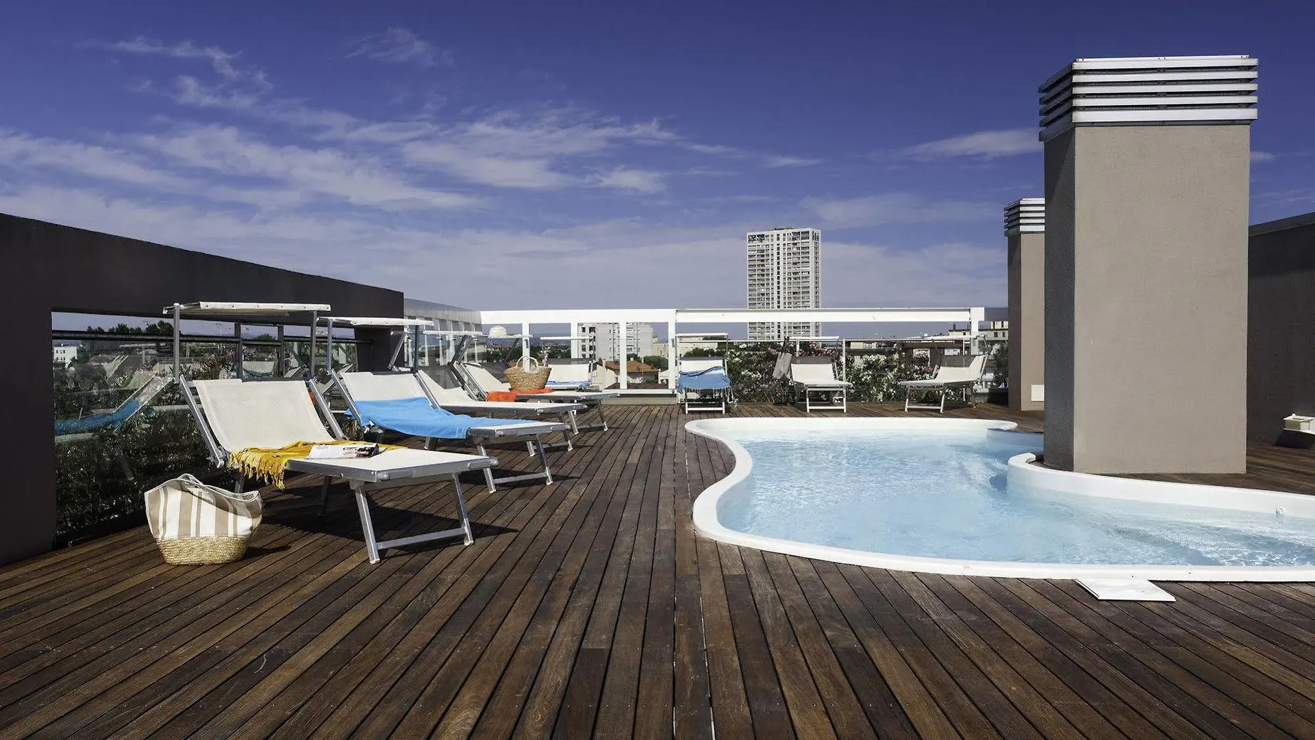 Residence Delfina contacts